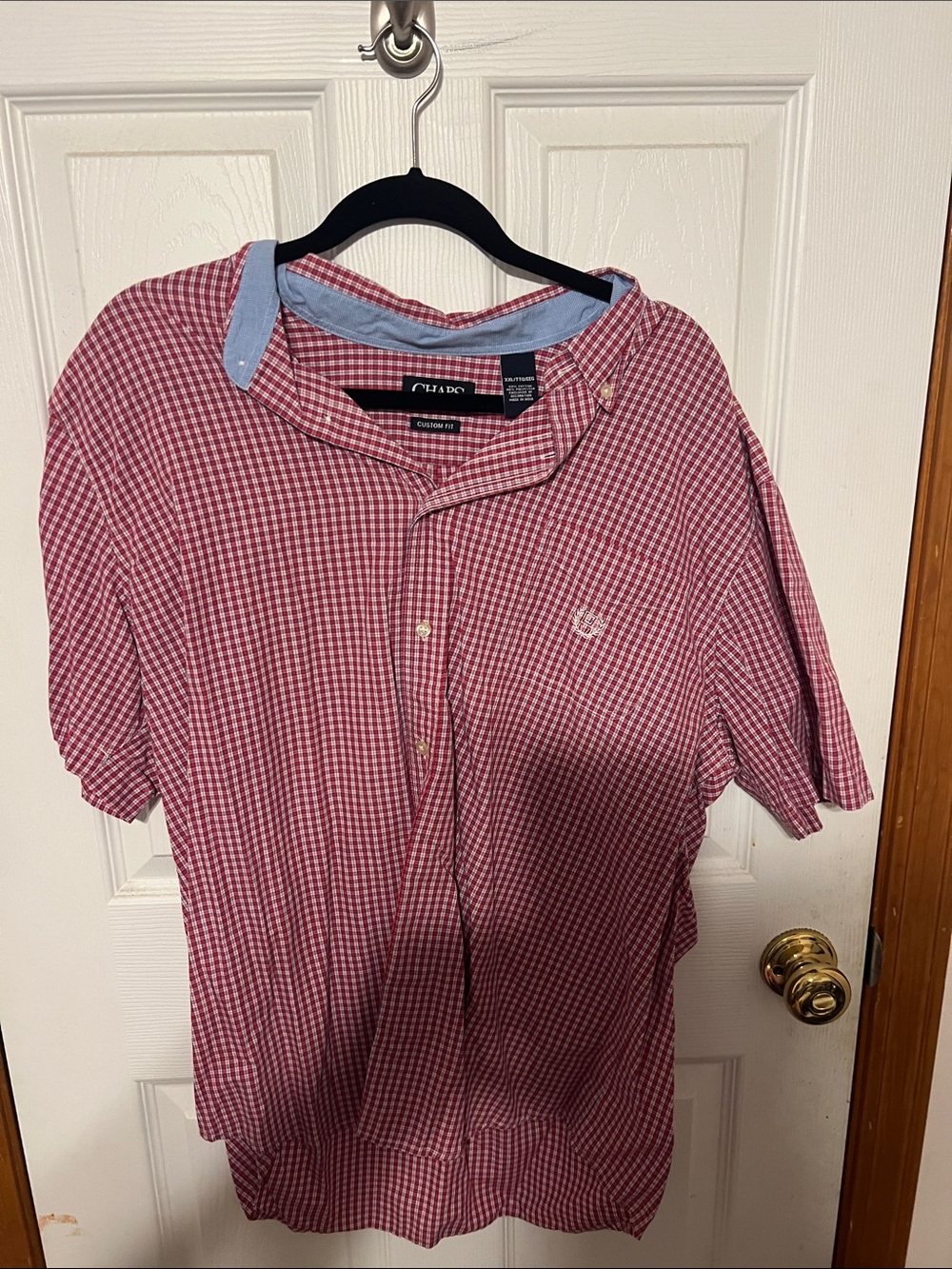 Chaps Men's Red Gingham Short-Sleeve Button-Down Shirt with Contrast Collar
